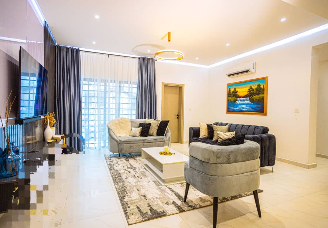 Exquisitely furnished 3 bedroom apartment